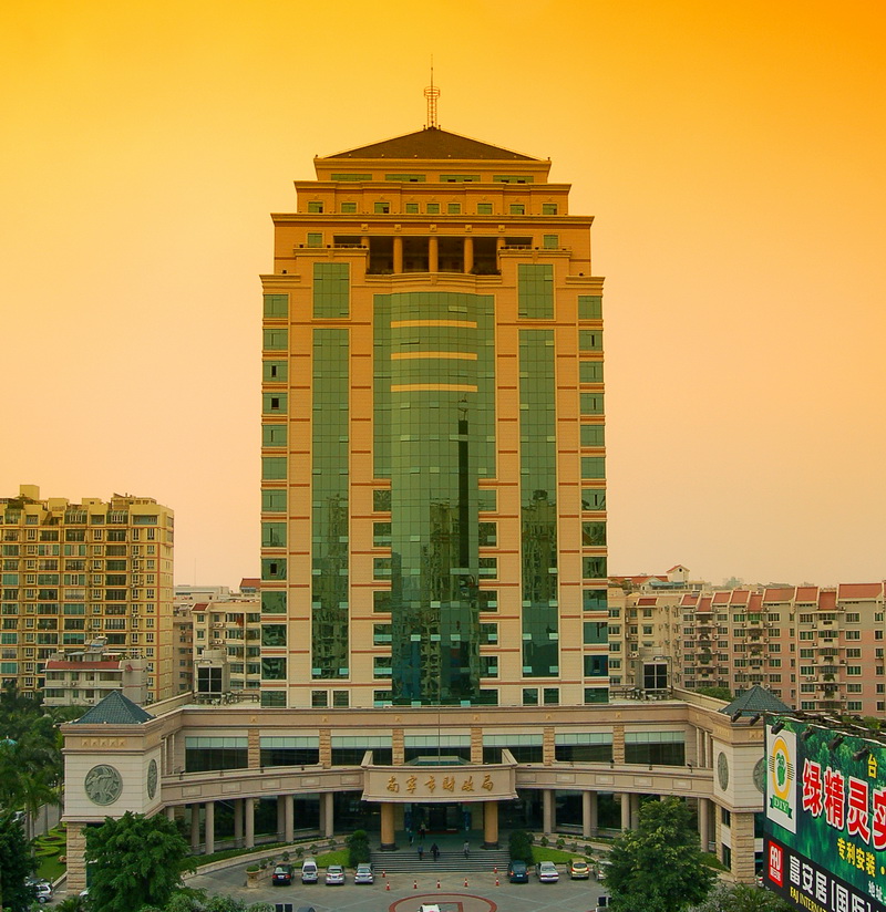 南寧財政局業(yè)務(wù)綜合樓，全國建筑工程裝飾獎.jpg